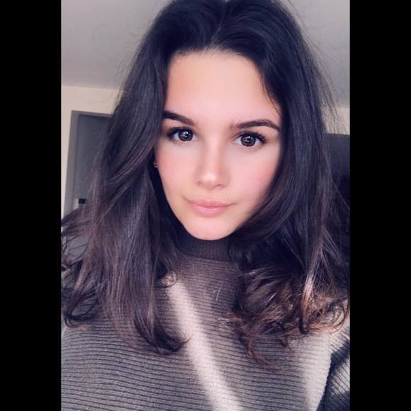 Meet your Posher, Sabrina - Picture 1 of 1